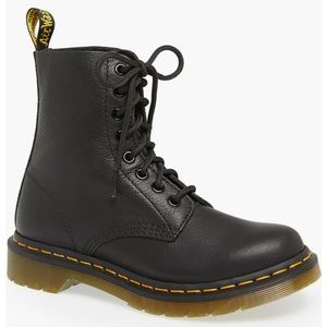 NWOT Dr. Martens Pascal Boot